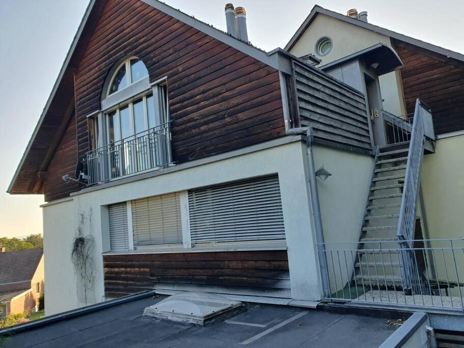 Dachwohnung In Flughafennaehe Kloten Exteriér fotografie