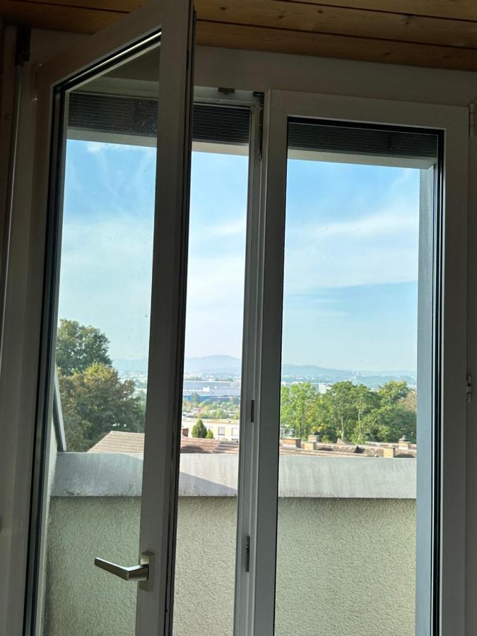 Dachwohnung In Flughafennaehe Kloten Exteriér fotografie